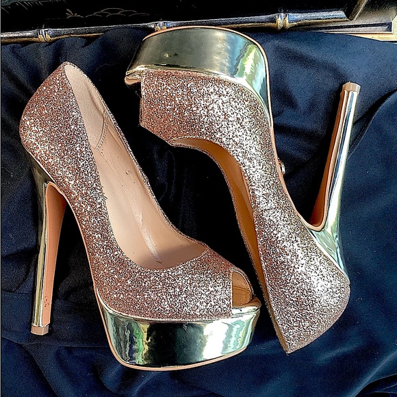 Petite Cadeau Danielle Gold Glitter Heels - Picture 11 of 12